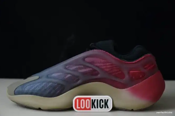 Yeezy GW1814 V3 Fade 700 Carbon Adidas 0602